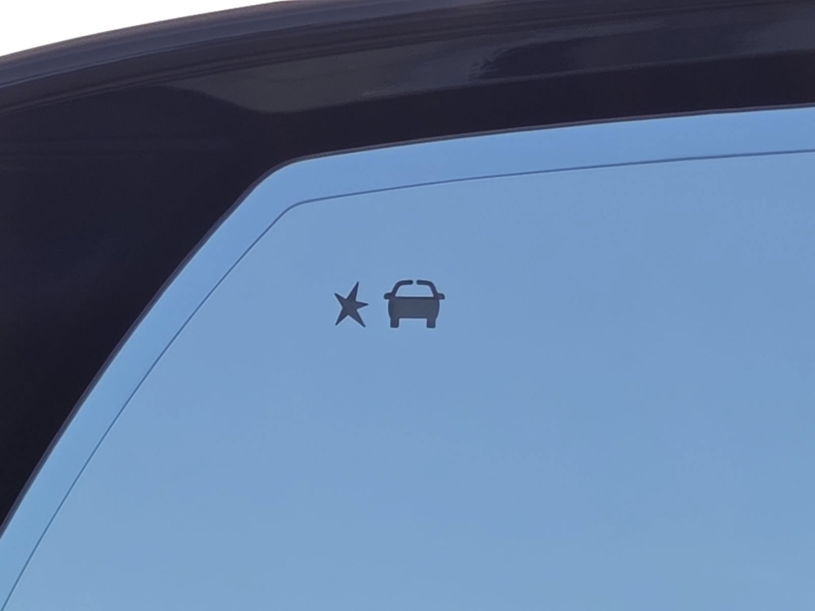 New 2026 GMC Yukon XL AT4 Ultimate w/ LPO, Floor Liner Package AWD/4WD image 15