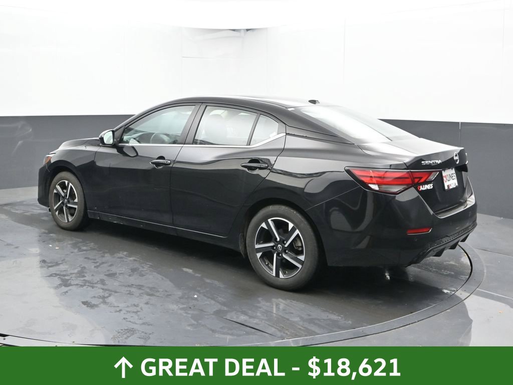 Used 2024 Nissan Sentra SV FWD image 11