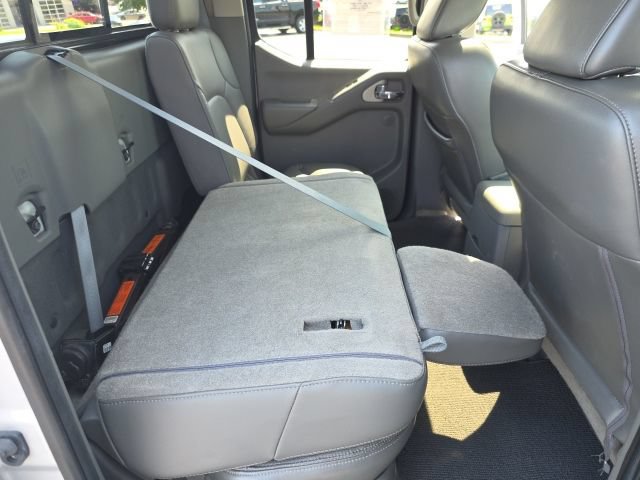 Used 2015 Nissan Frontier SL w/ Moonroof Package AWD/4WD image 49