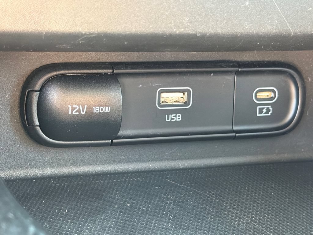 Used 2024 Kia Seltos S FWD image 32