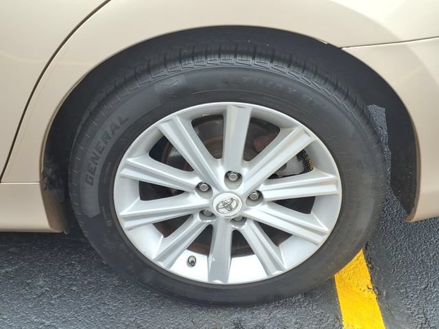 Used 2012 Toyota Camry XLE FWD image 26