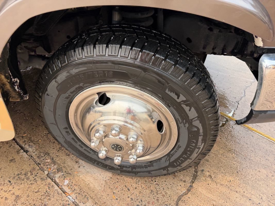 Used 2019 Ford E-450 and Econoline 450 Super Duty w/ Motorhome Prep Package RWD image 4