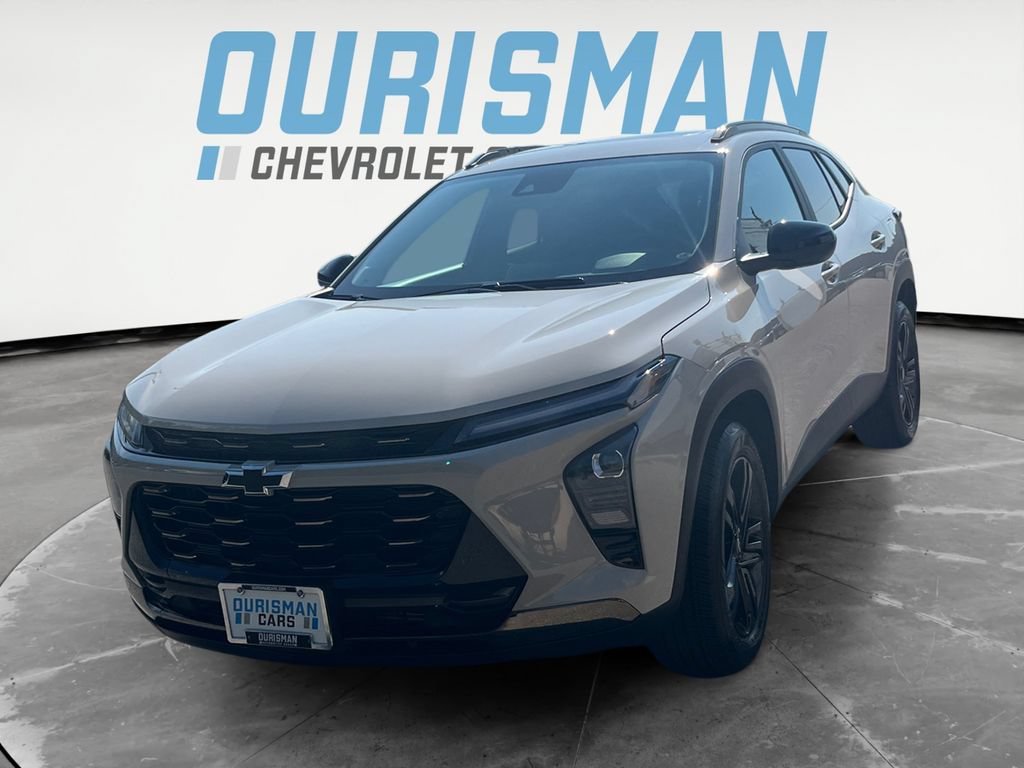 Used 2026 Chevrolet Trax ACTIV w/ Sunroof Package FWD image 2