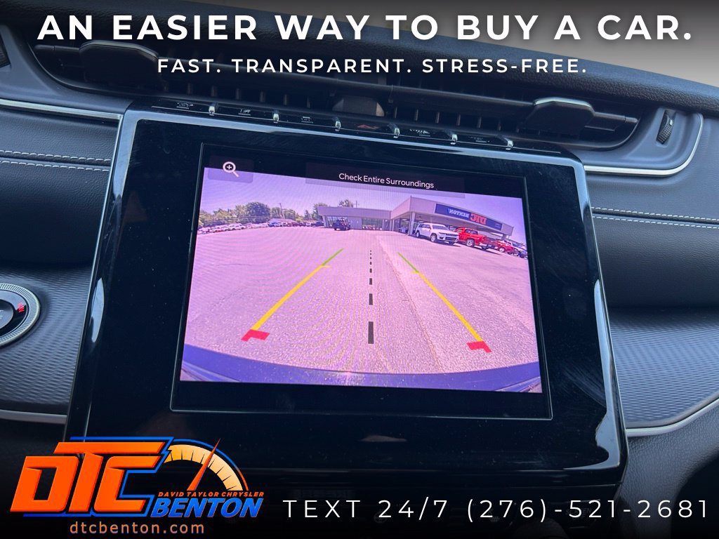 Used 2025 Jeep Grand Cherokee Altitude AWD/4WD image 17