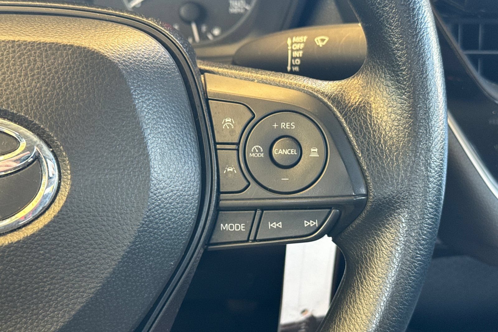 Certified 2025 Toyota Corolla LE FWD image 28