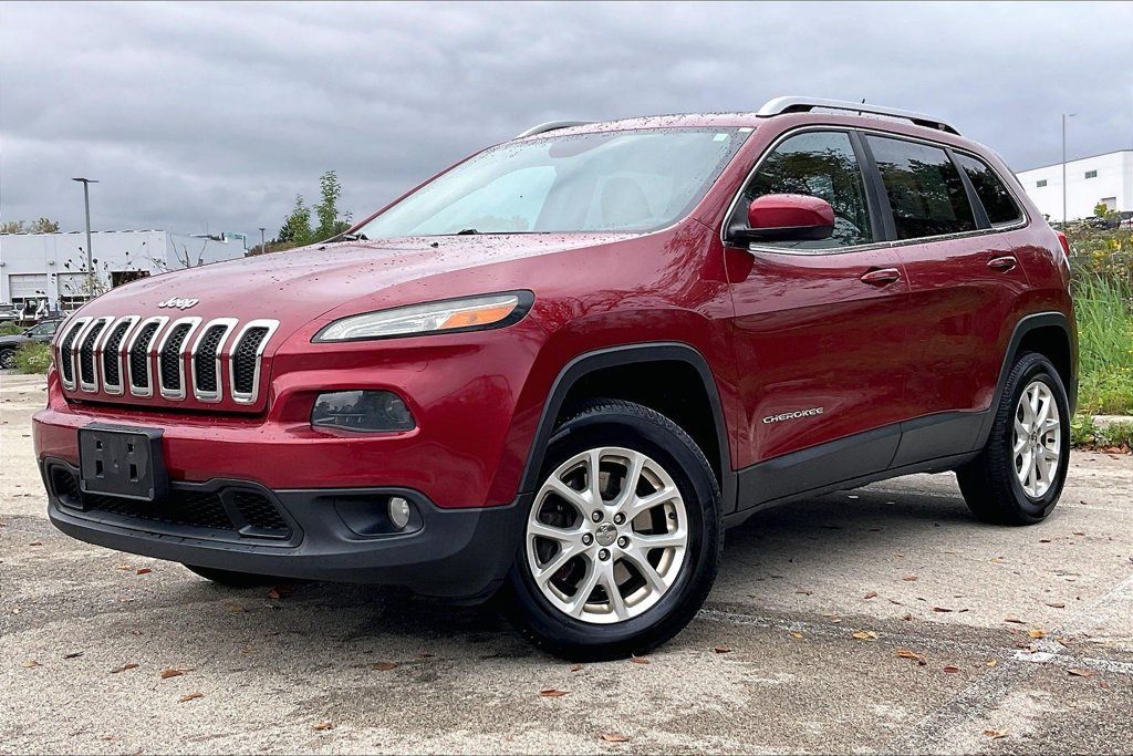 Used 2014 Jeep Cherokee Latitude w/ Comfort/Convenience Group AWD/4WD image 2
