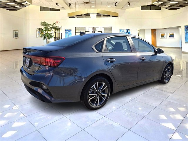 Used 2023 Kia Forte LXS image 7