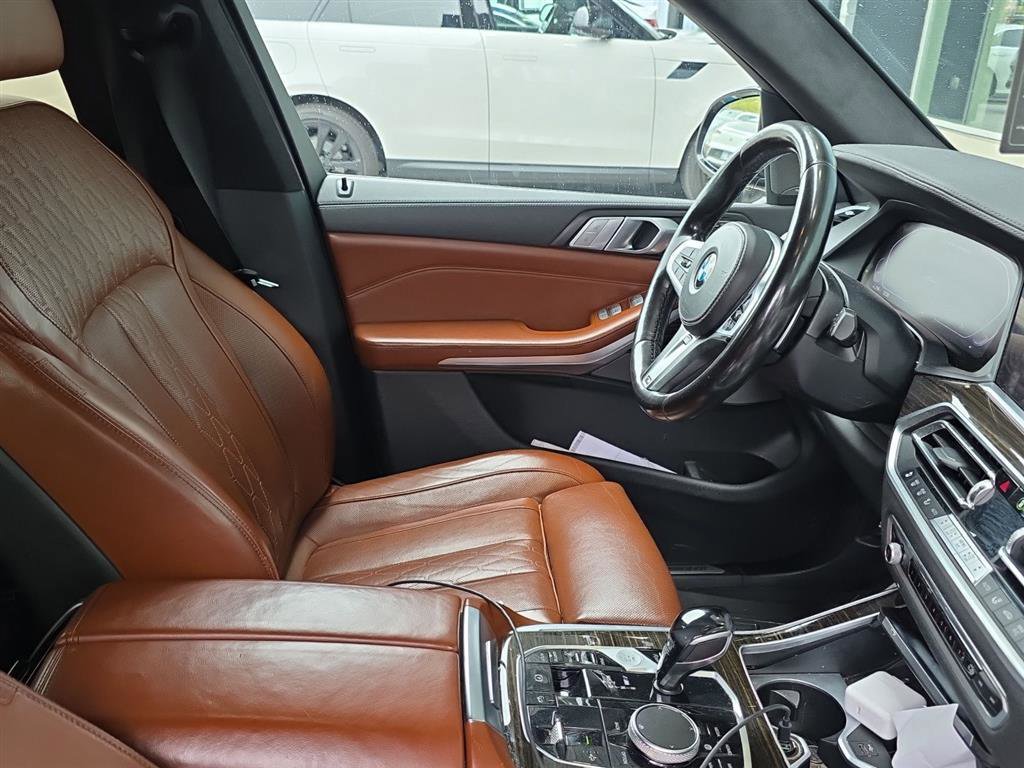 Used 2020 BMW X7 M50i w/ Luxury Seating Package AWD/4WD image 4