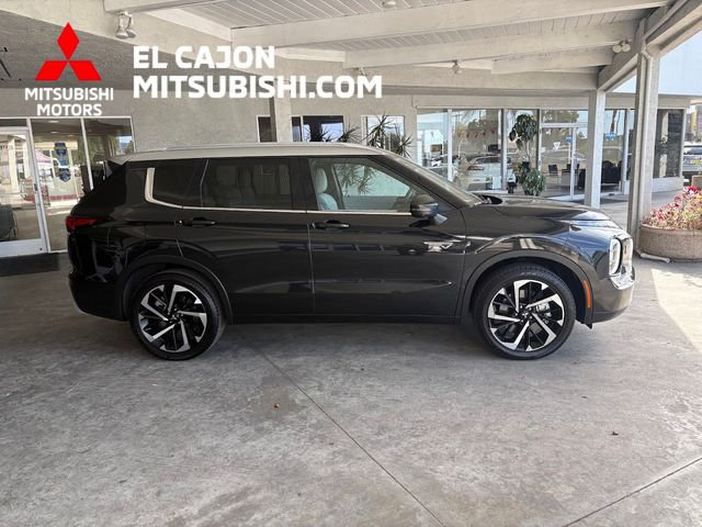 Used 2025 Mitsubishi Outlander SEL AWD/4WD image 2