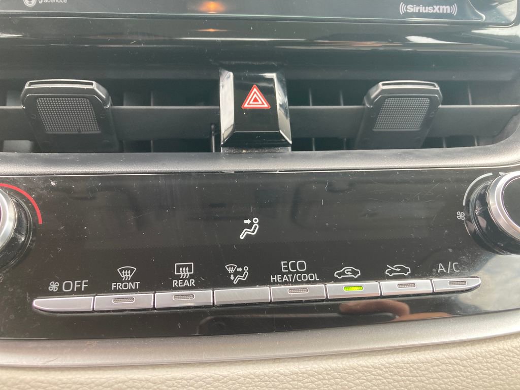 Used 2022 Toyota Corolla LE FWD image 25