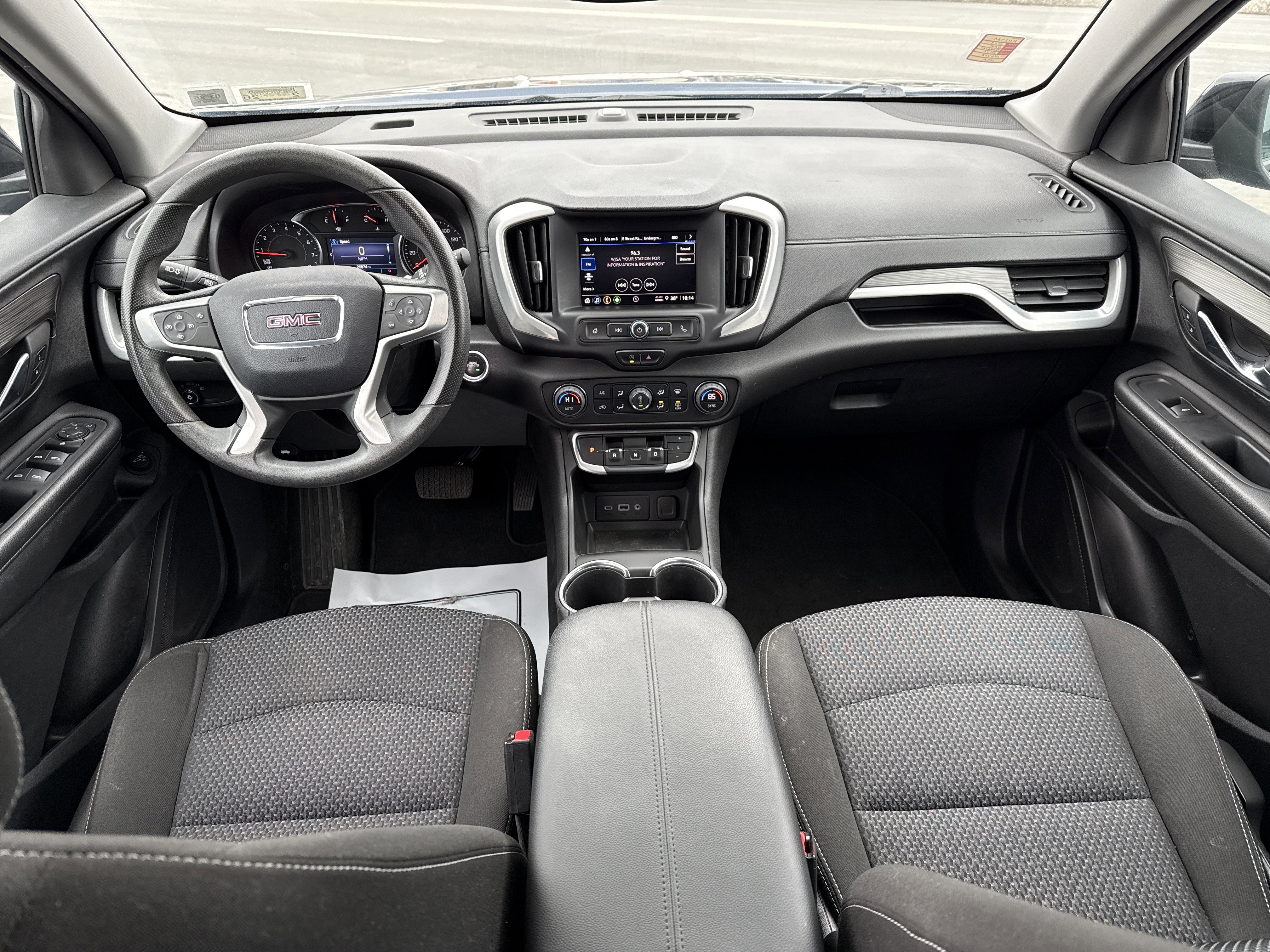 Used 2023 GMC Terrain SLE w/ Driver Convenience Package image 14