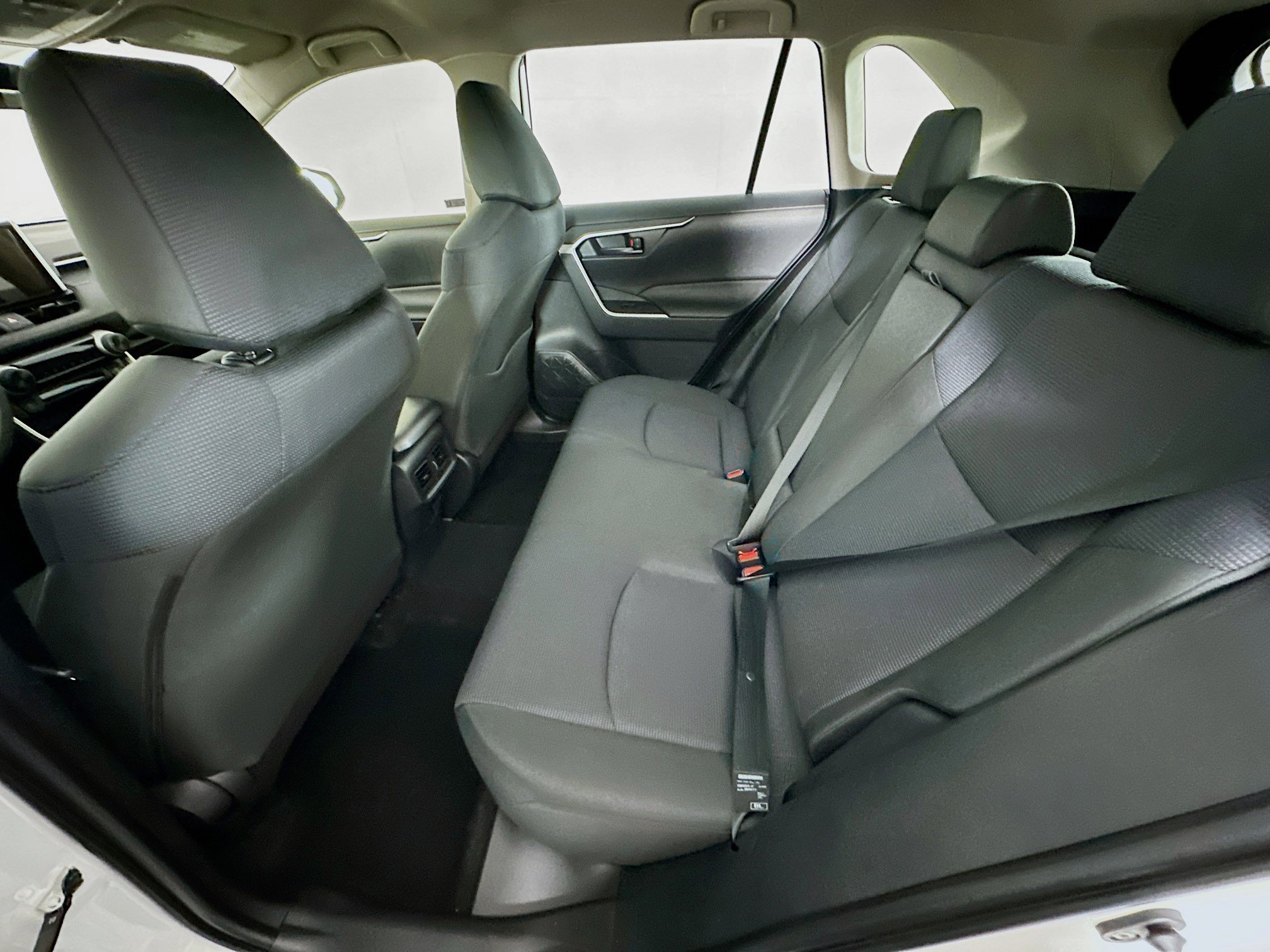 Used 2025 Toyota RAV4 LE image 28