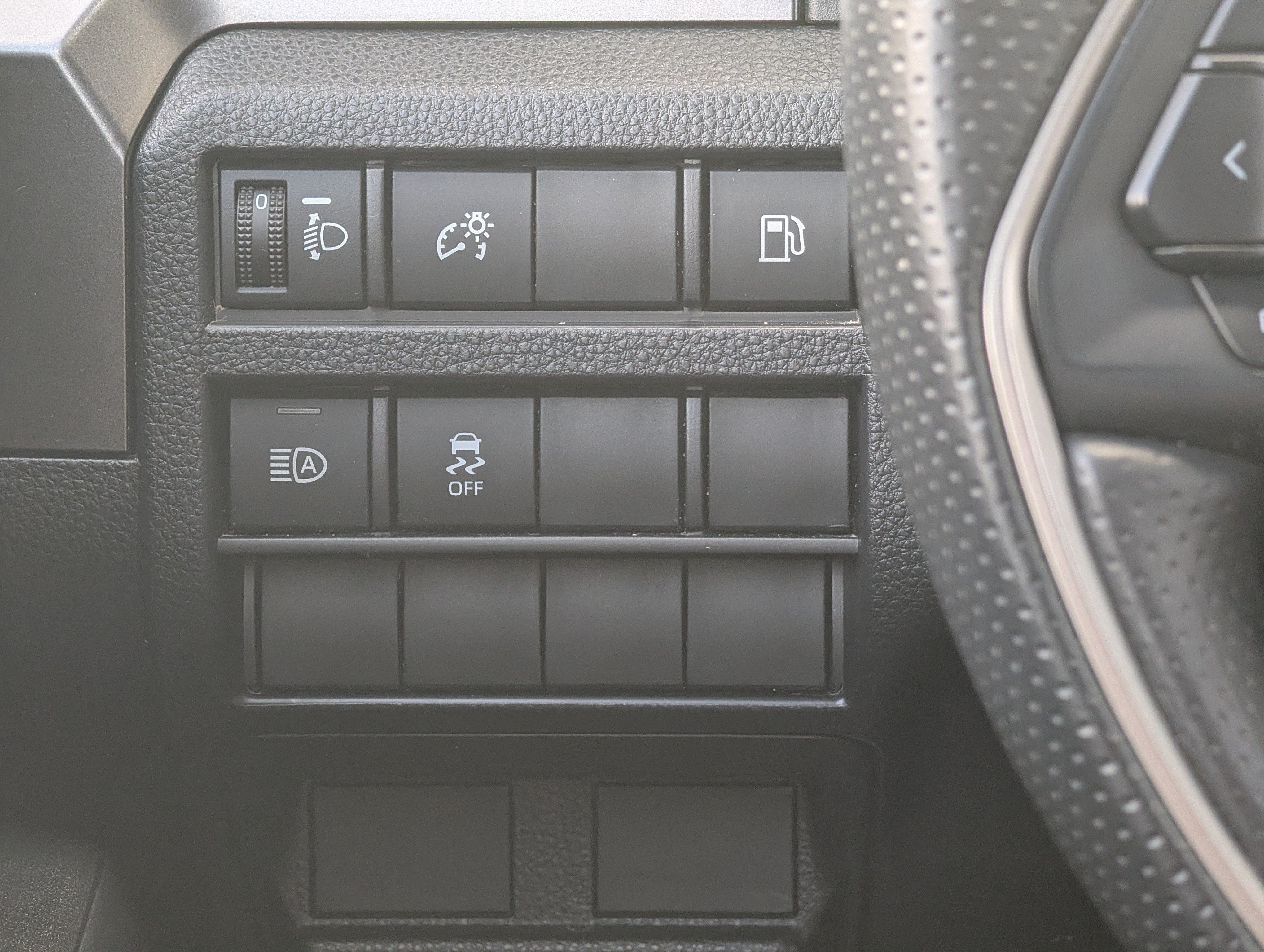 Certified 2025 Toyota 4Runner SR5 AWD/4WD image 25