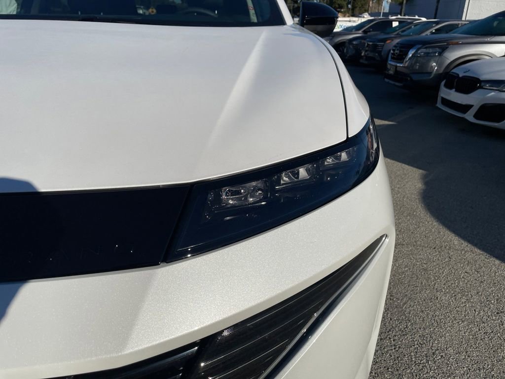 Certified 2025 Nissan Murano SV image 35