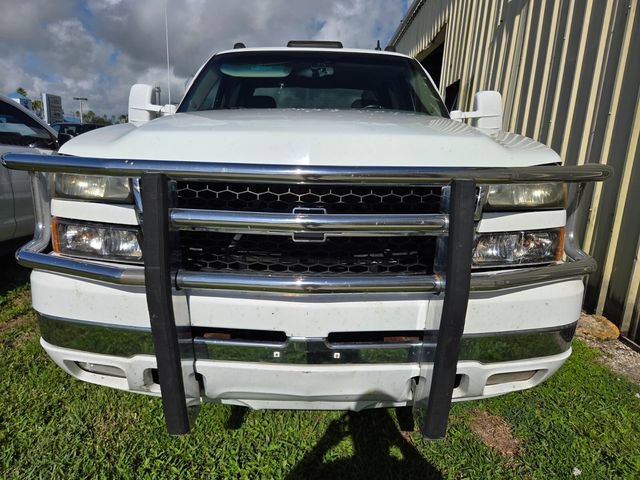 Used 2006 Chevrolet Silverado 3500 LT w/ Onstar Plus Package AWD/4WD image 2