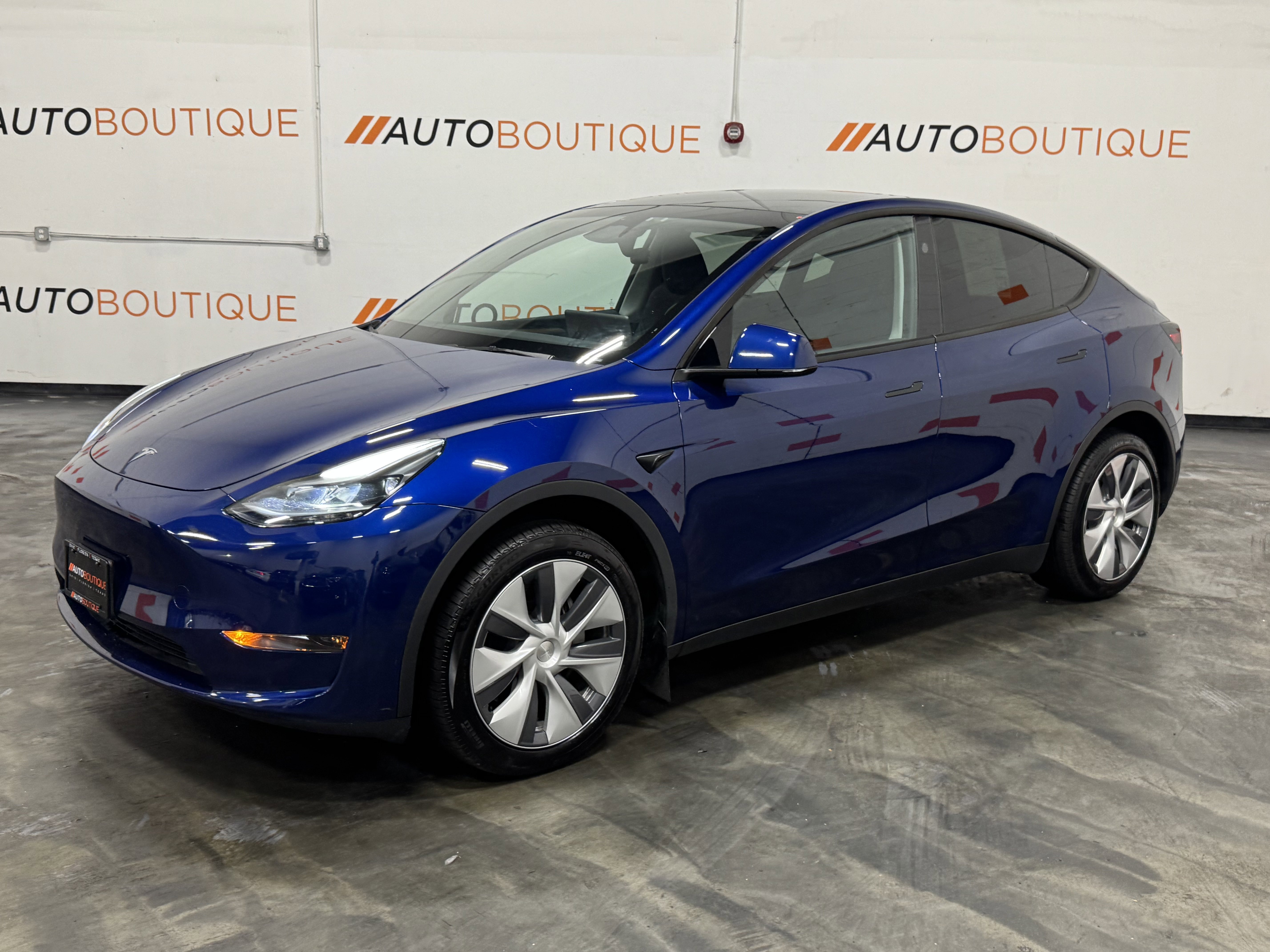 Used 2024 Tesla Model Y Long Range AWD/4WD image 5