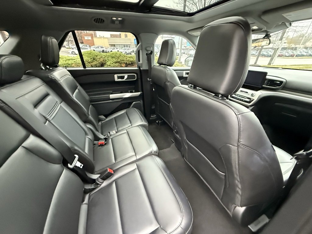 Used 2024 Ford Explorer XLT w/ Equipment Group 202A image 42