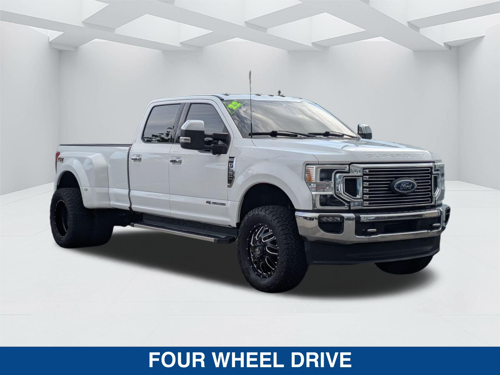 Used 2022 Ford F350 Lariat w/ Lariat Ultimate Package AWD/4WD video 3