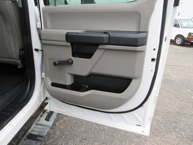 Used 2017 Ford F550 2WD Crew Cab Super Duty image 14
