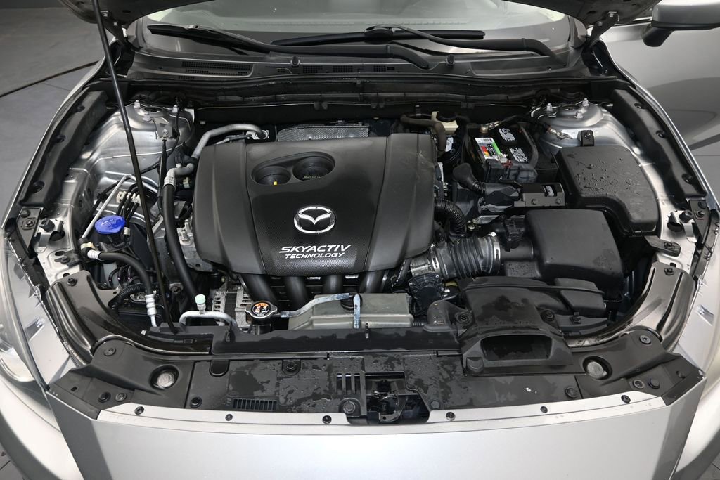 Used 2015 MAZDA MAZDA3 i Touring w/ Technology Package FWD image 12
