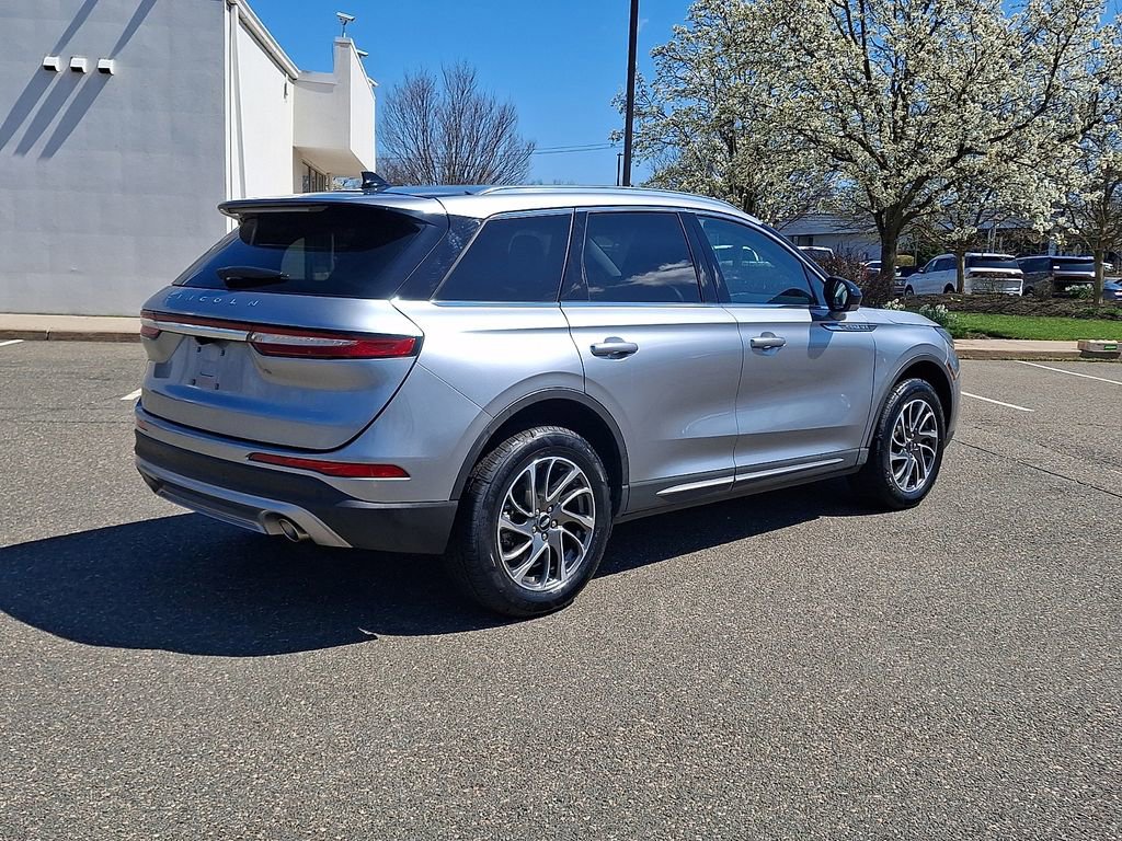 Certified 2022 Lincoln Corsair AWD w/ Equipment Group 101A image 9