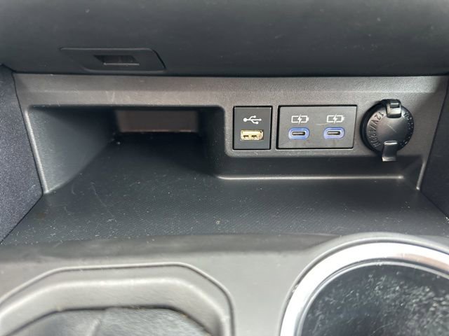 Certified 2022 Toyota Highlander XLE image 25