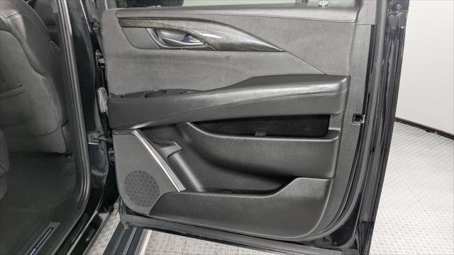 Used 2017 Cadillac Escalade ESV Platinum AWD/4WD image 16