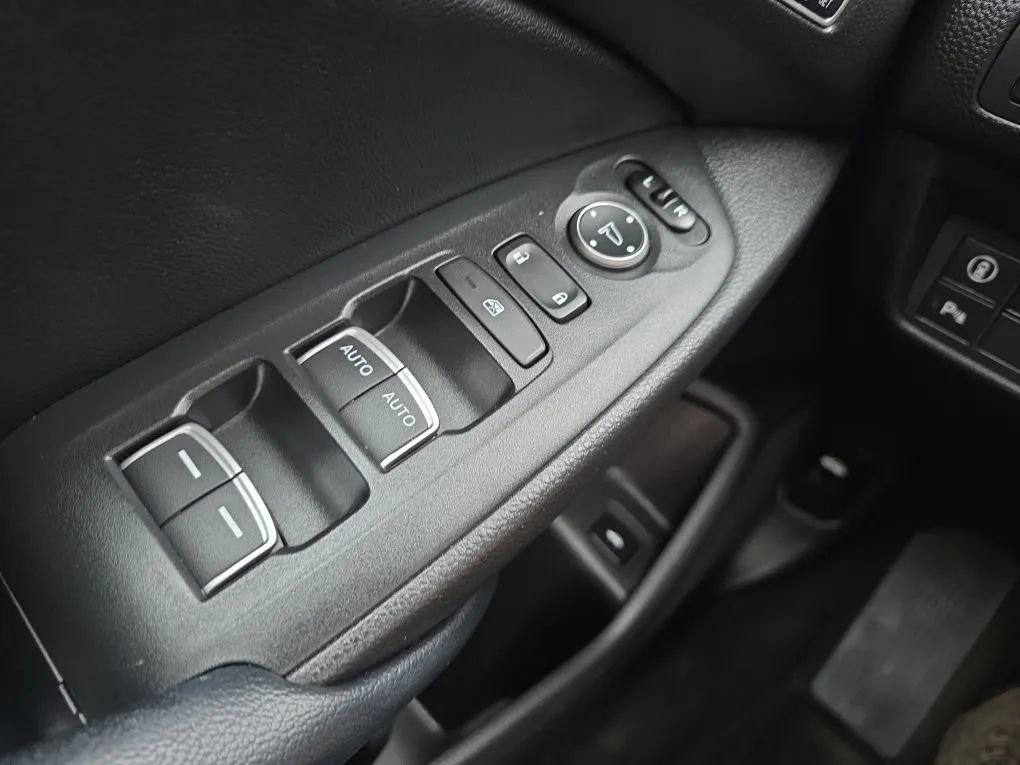 Used 2018 Honda Accord Touring image 26