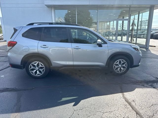 Used 2021 Subaru Forester Premium AWD/4WD image 8