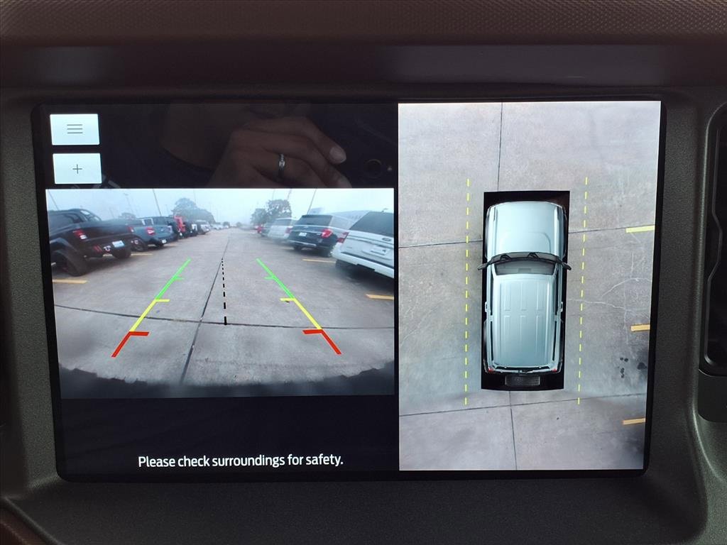 Used 2024 Ford Bronco Outer Banks image 11