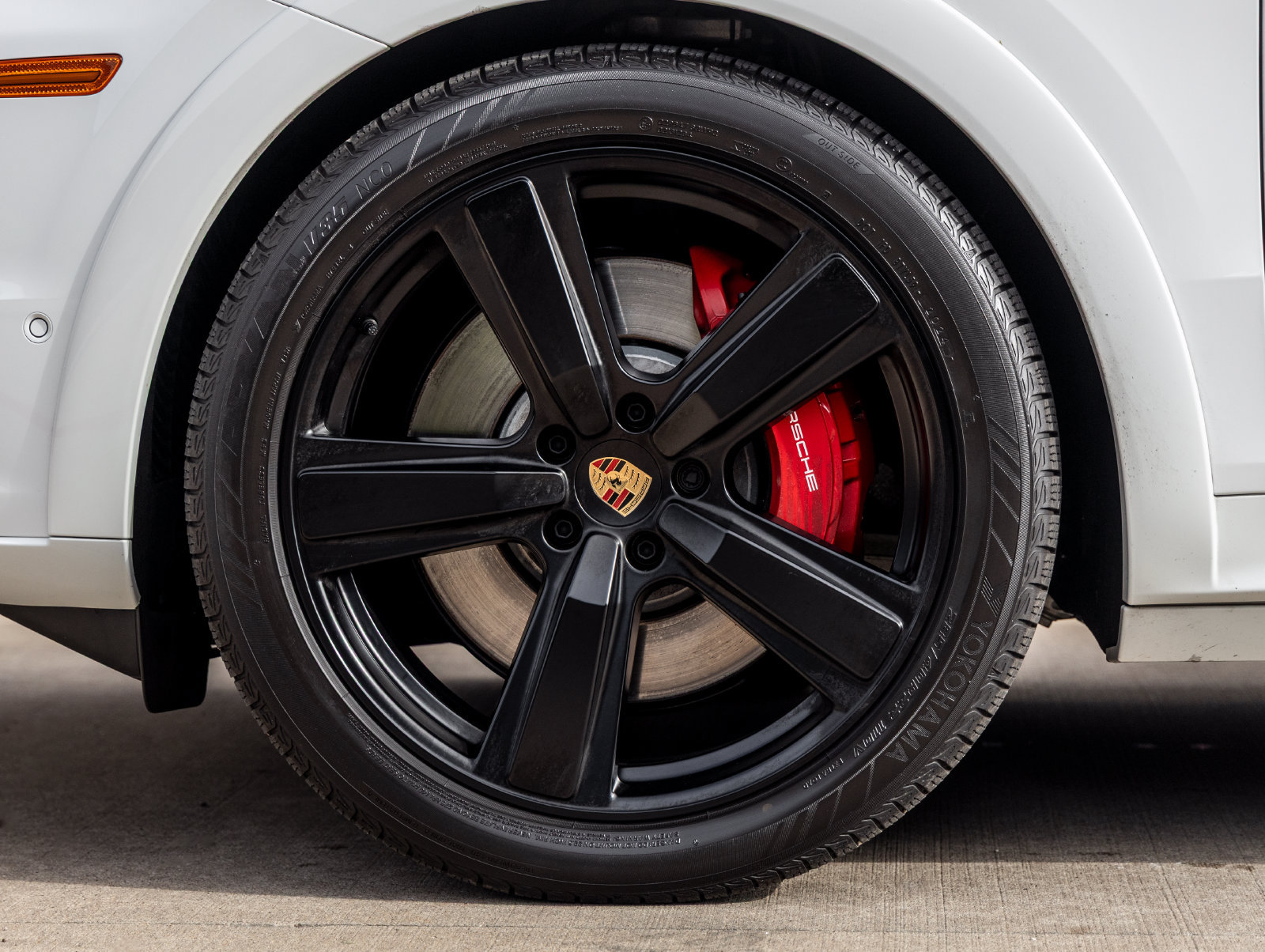 Certified 2025 Porsche Cayenne GTS AWD/4WD image 15