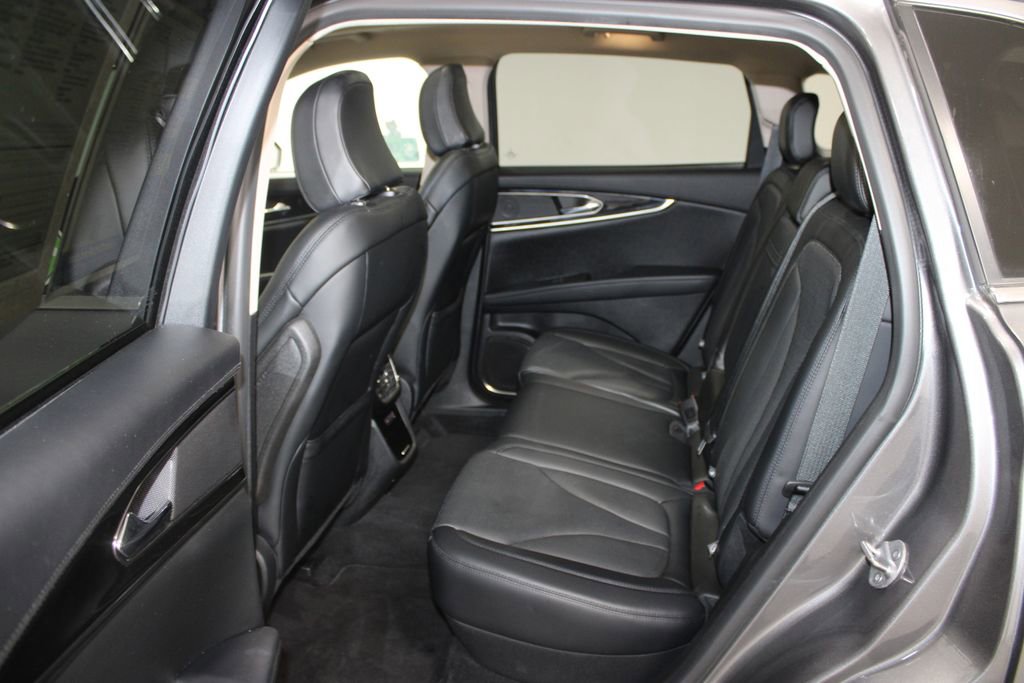 Used 2022 Lincoln Nautilus Reserve w/ Monochromatic Package image 25