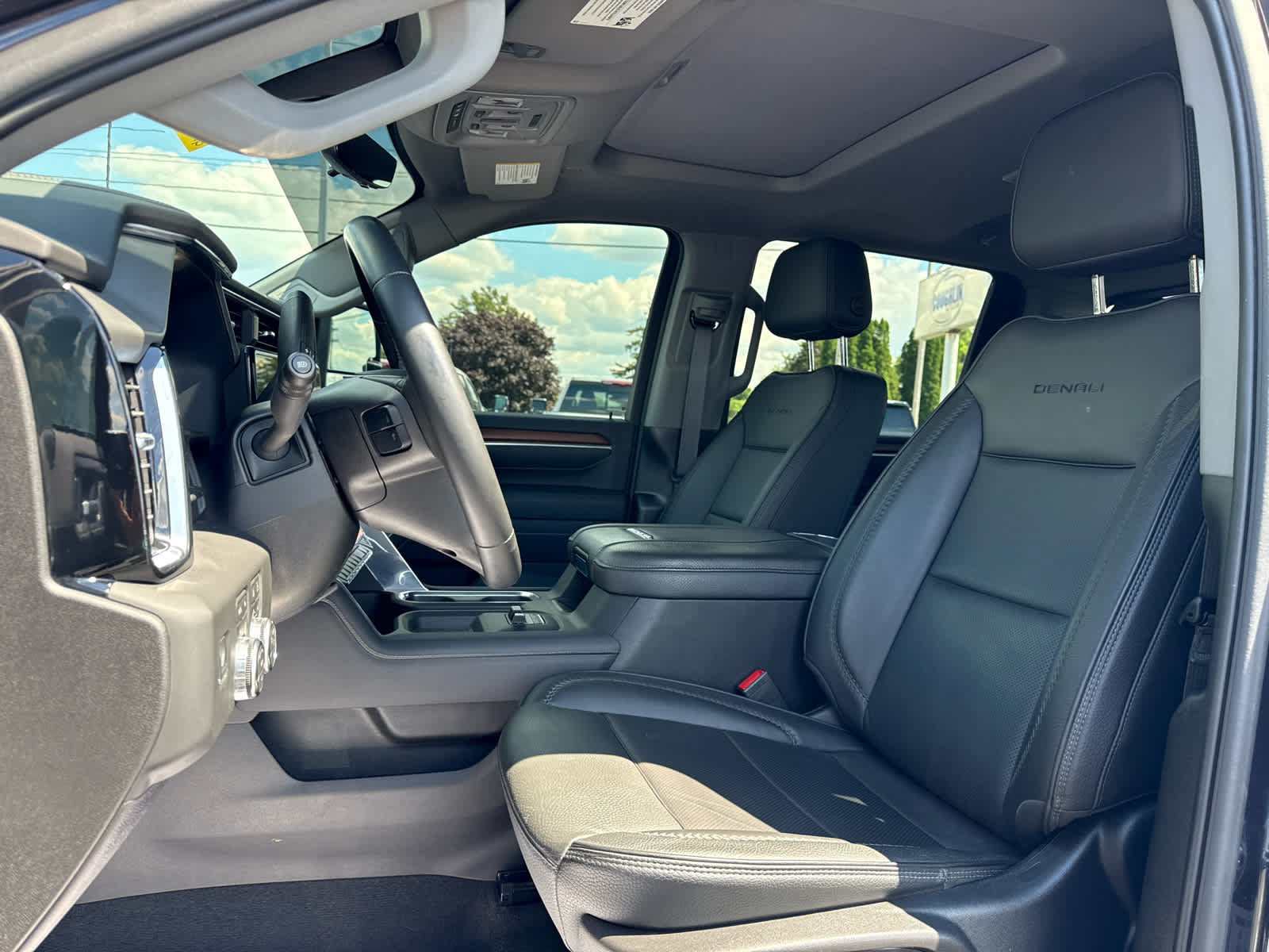 Certified 2026 GMC Sierra 3500 Denali w/ Denali Reserve Package AWD/4WD image 12