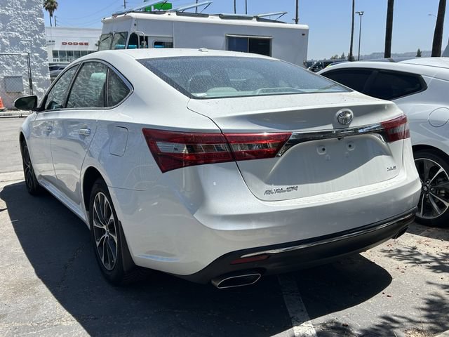 Used 2017 Toyota Avalon XLE w/ All Weather Liner Package FWD image 3