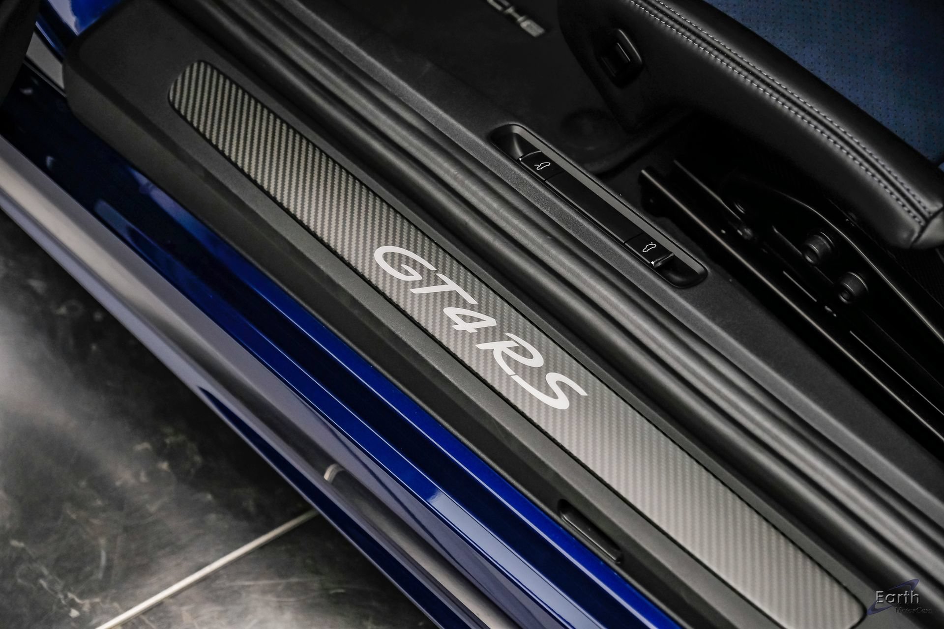 Used 2025 Porsche 718 Cayman GT4 RS RWD image 49