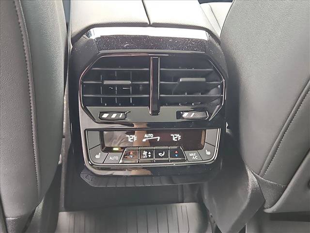 Used 2024 BMW iX xDrive50 w/ Premium Package AWD/4WD image 18