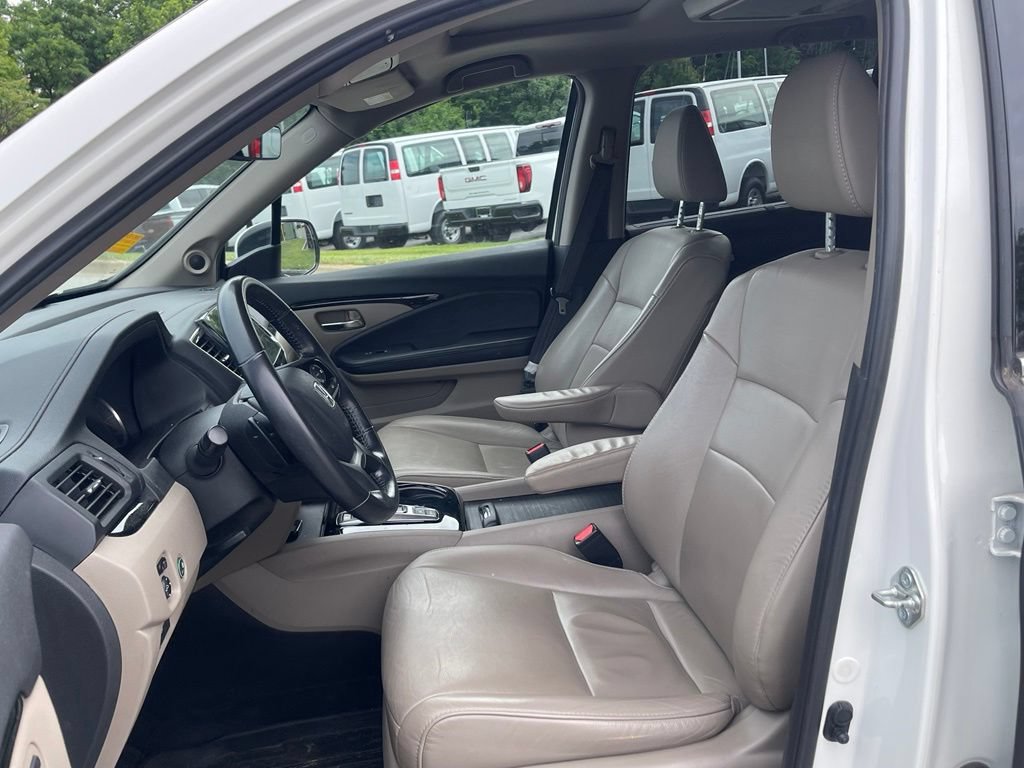 Used 2019 Honda Pilot Touring image 9