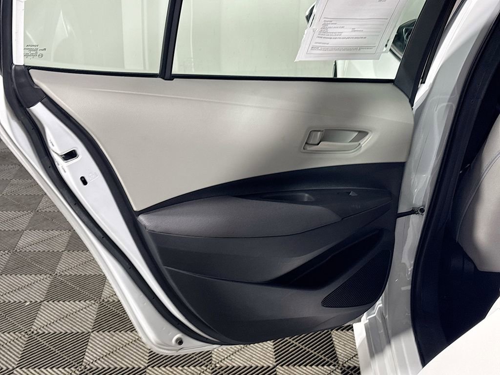 Used 2023 Toyota Corolla LE image 19