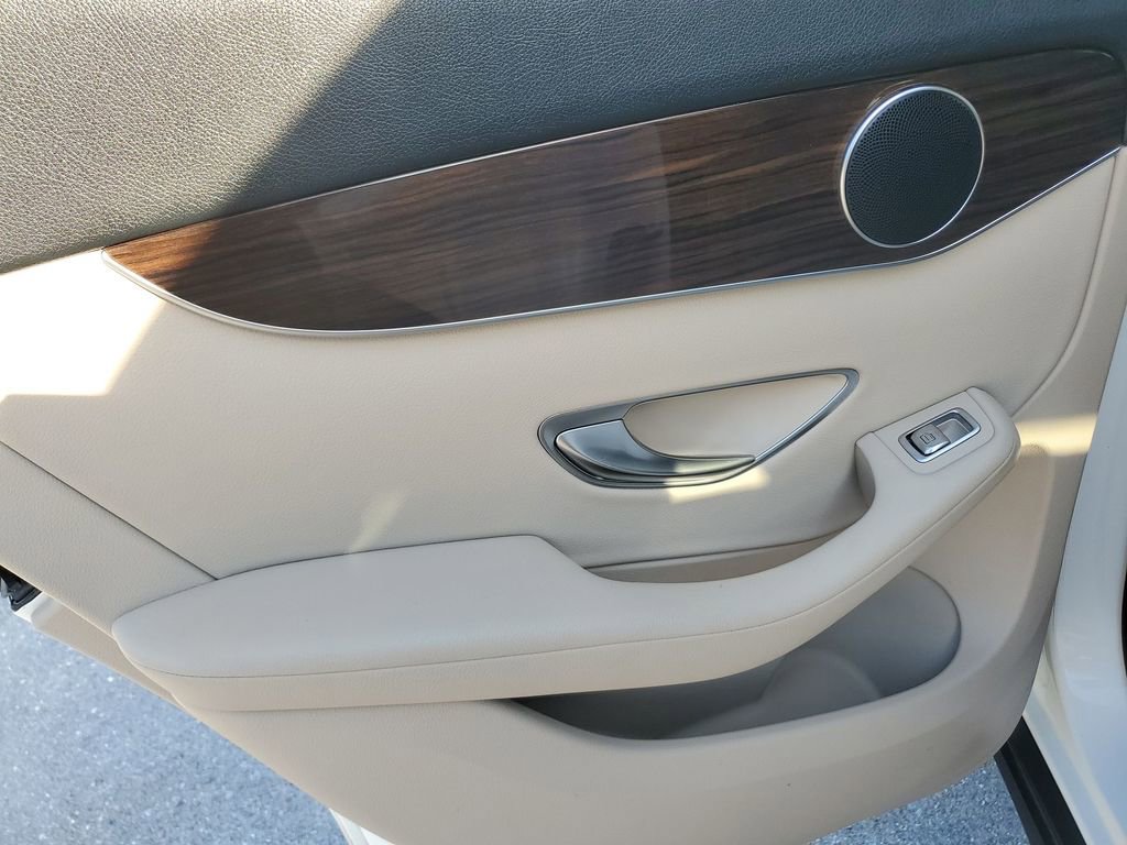 Used 2021 Mercedes-Benz GLC 300 image 43