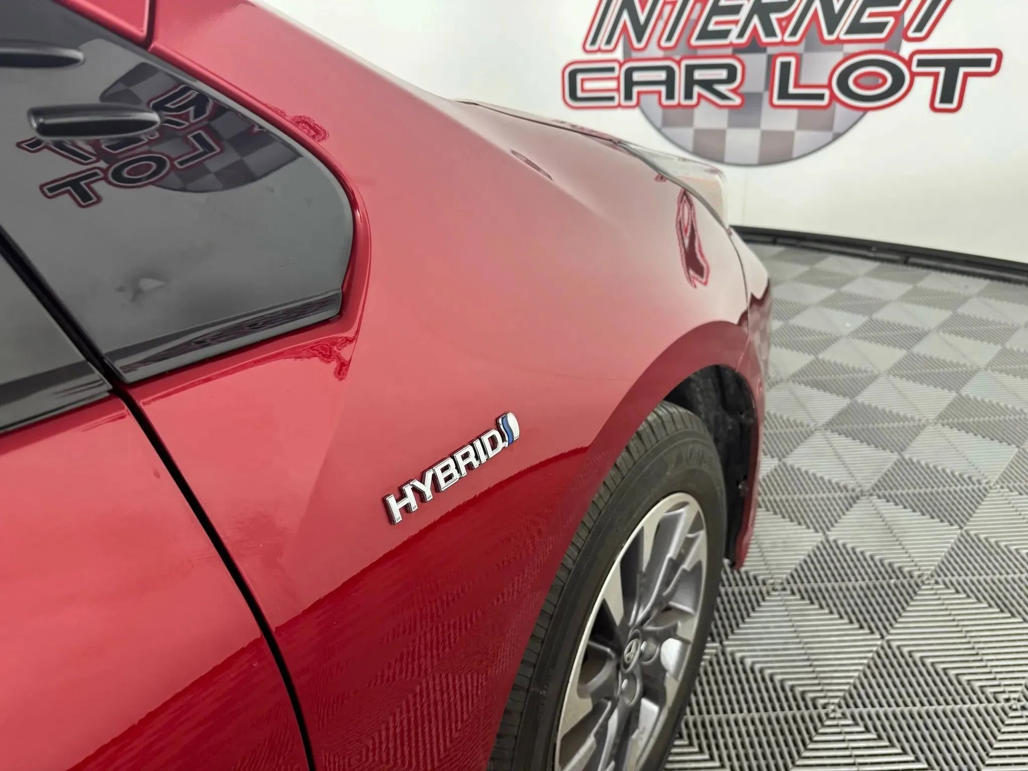 Used 2019 Toyota Prius XLE FWD image 34
