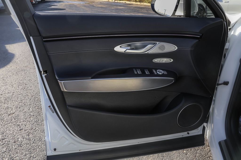 Used 2026 Genesis GV70 2.5T Select image 25