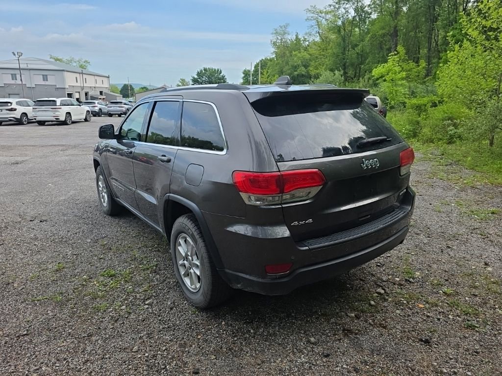 Used 2019 Jeep Grand Cherokee Laredo AWD/4WD image 6