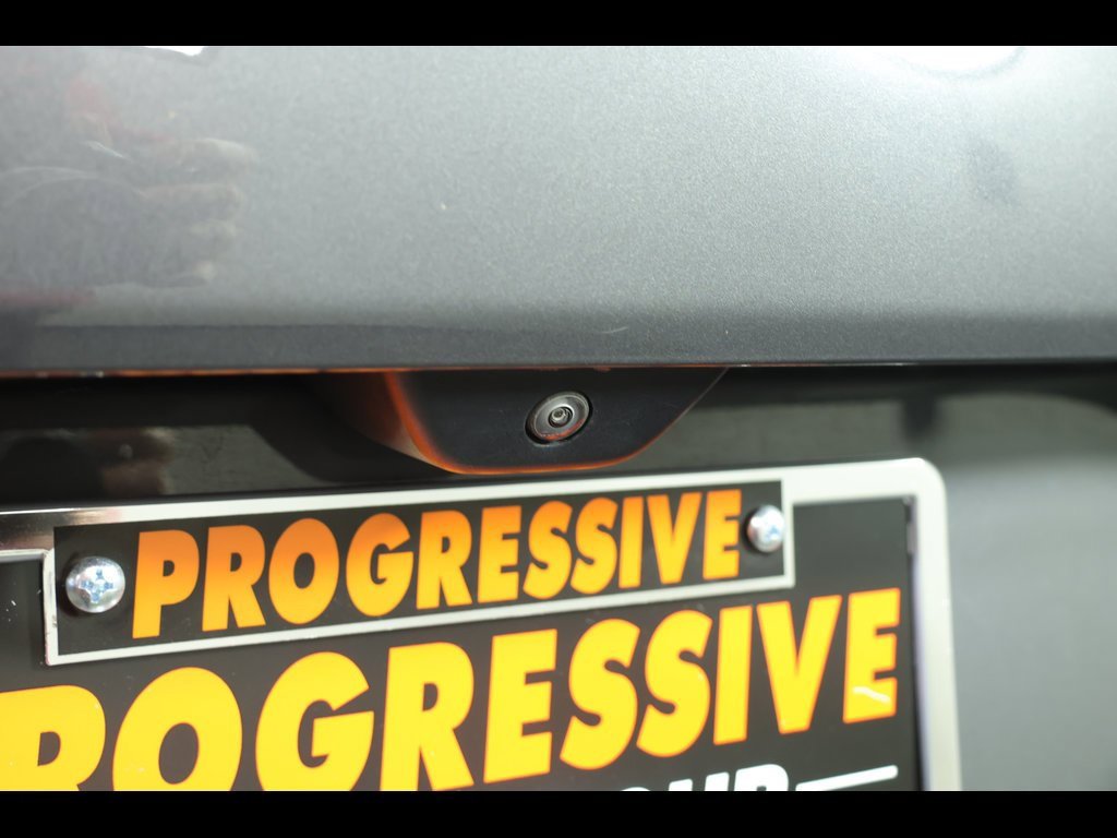 Used 2023 Jeep Grand Cherokee Laredo image 23