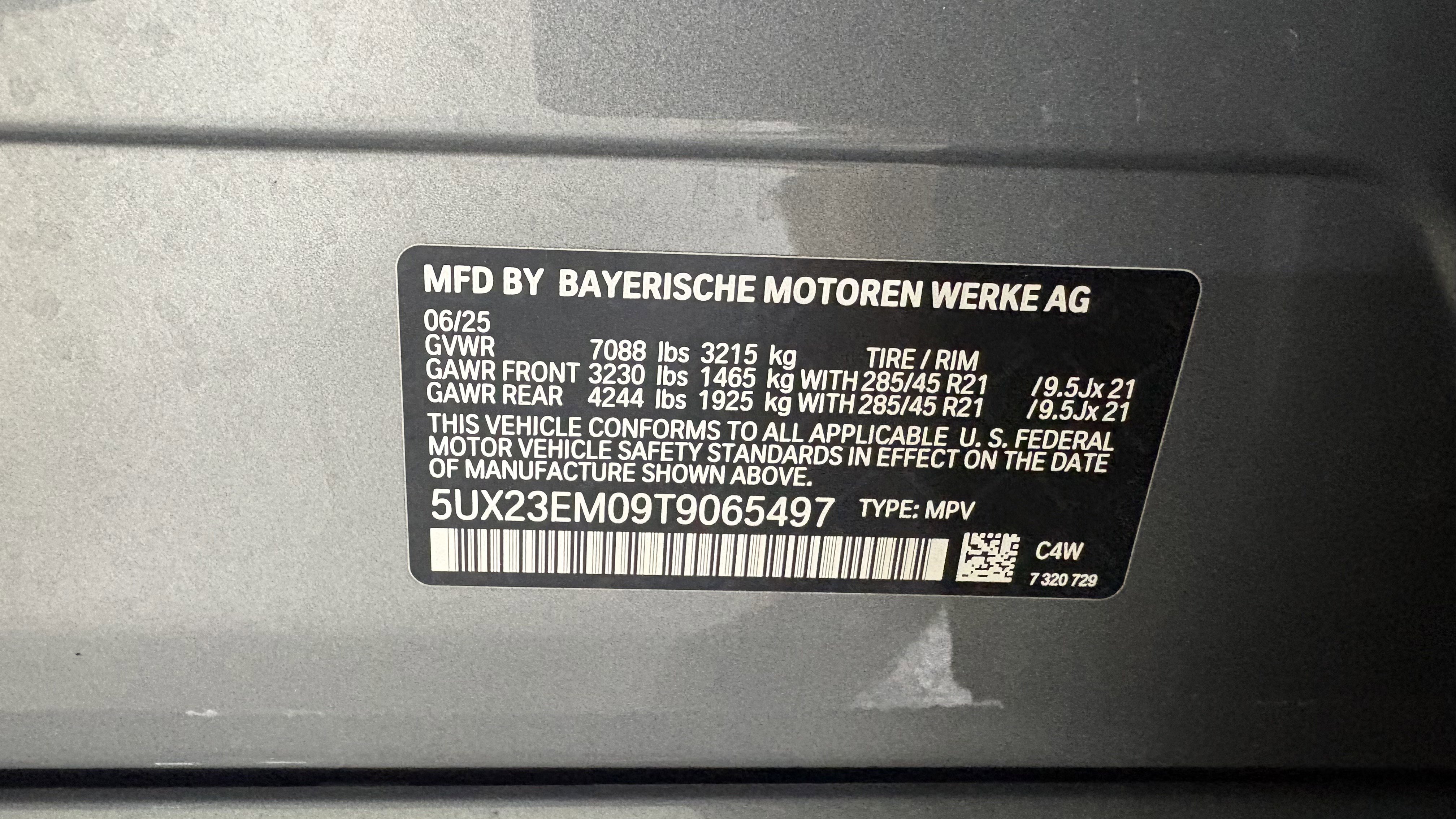 Used 2026 BMW X7 xDrive40i w/ M Sport Package AWD/4WD image 34
