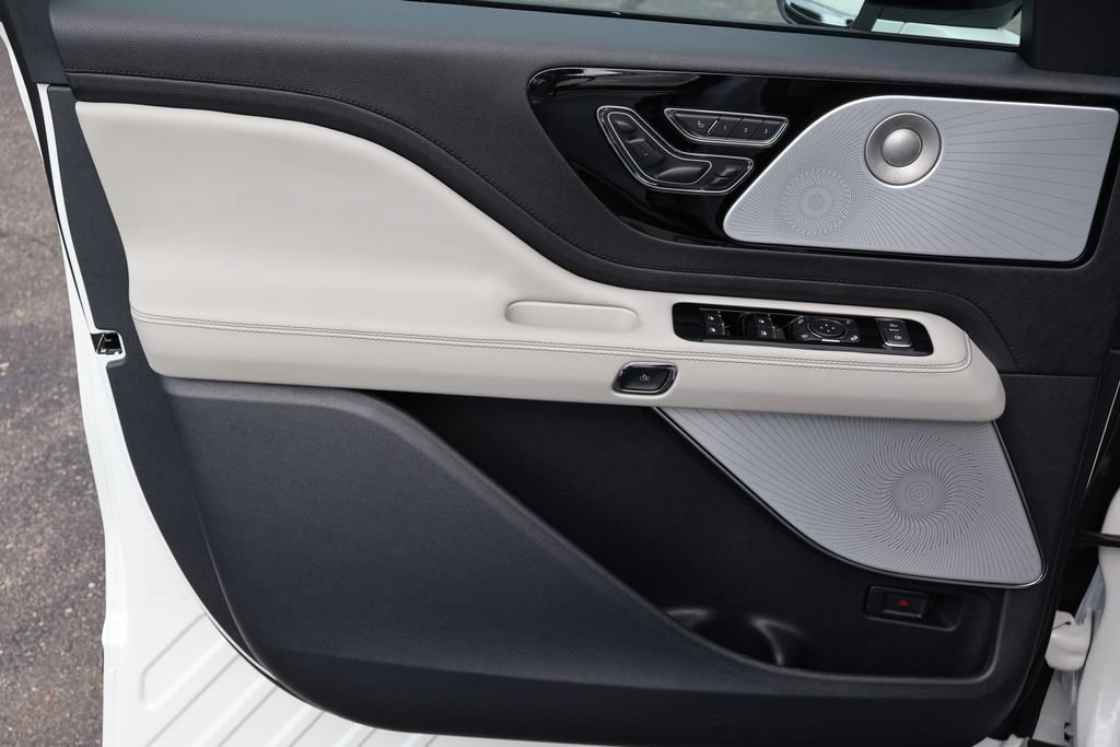 New 2027 Lincoln Aviator Reserve AWD/4WD image 18