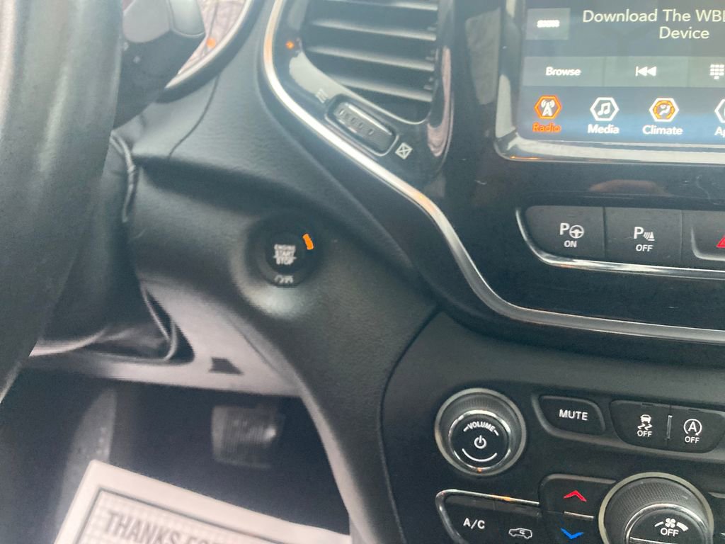 Used 2021 Jeep Cherokee Limited w/ Trailer Tow Group image 22