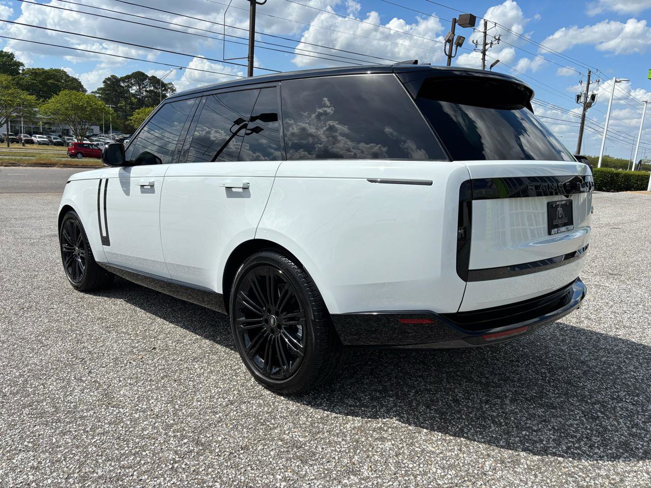 Used 2023 Land Rover Range Rover SE image 5