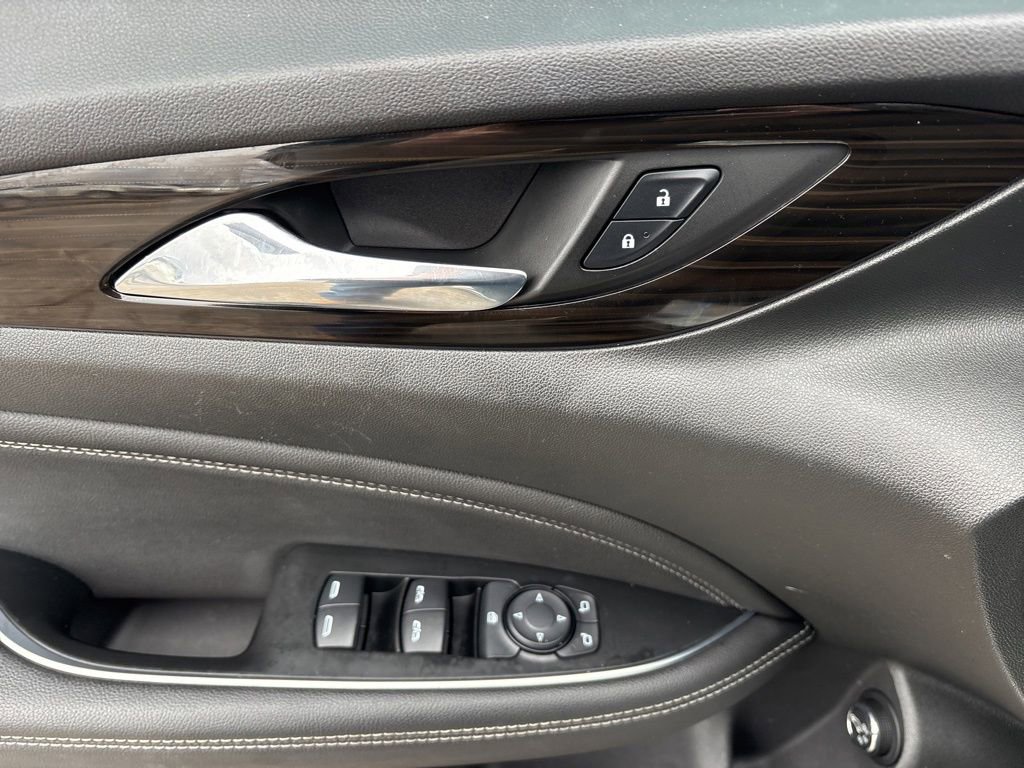 Used 2018 Buick Regal Essence w/ Driver Confidence Package #1 image 17