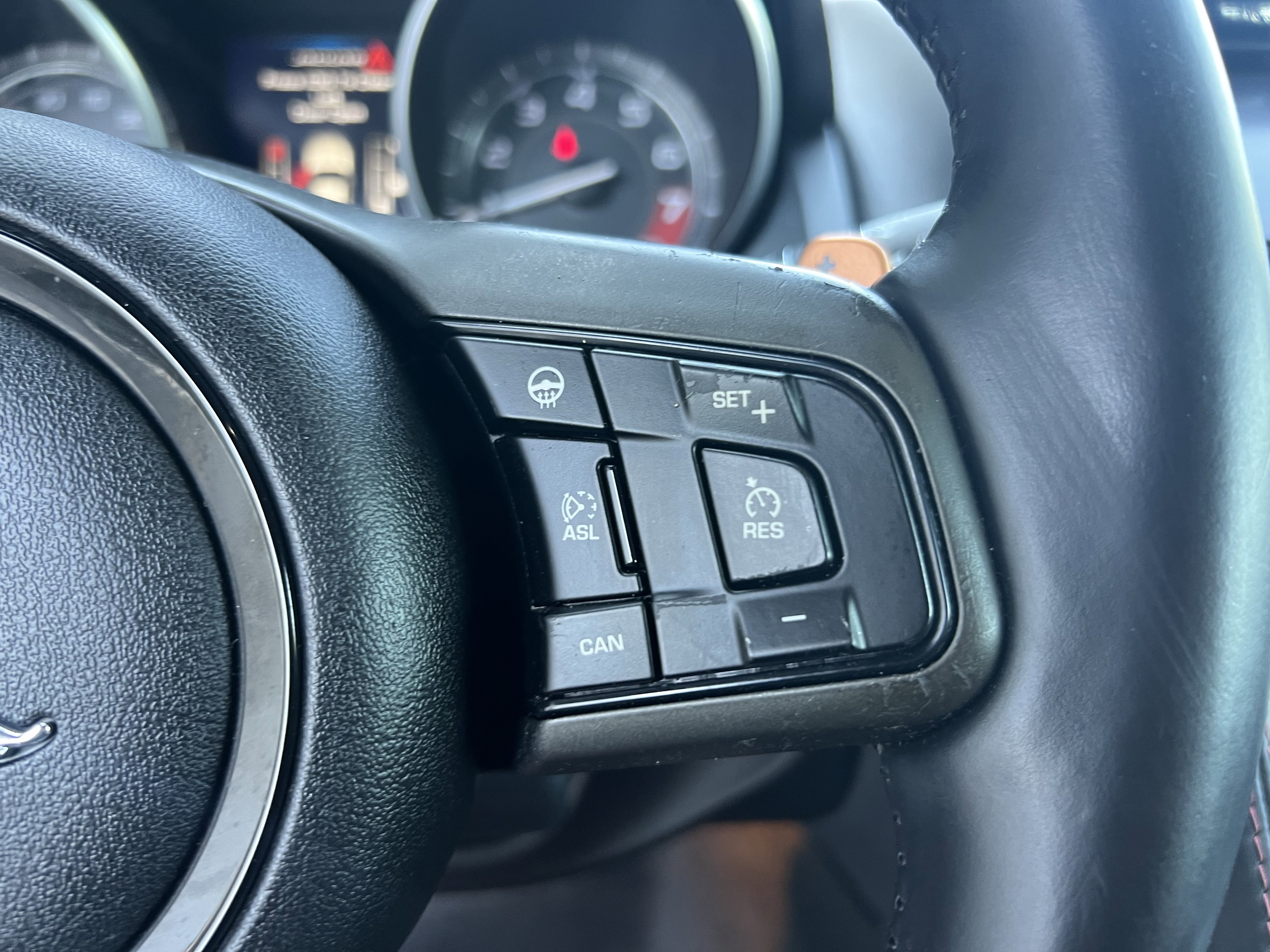 Used 2015 Jaguar F-TYPE R image 24