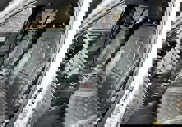 Used 2024 Volvo XC40 B5 Core w/ Protection Package Premier image 2